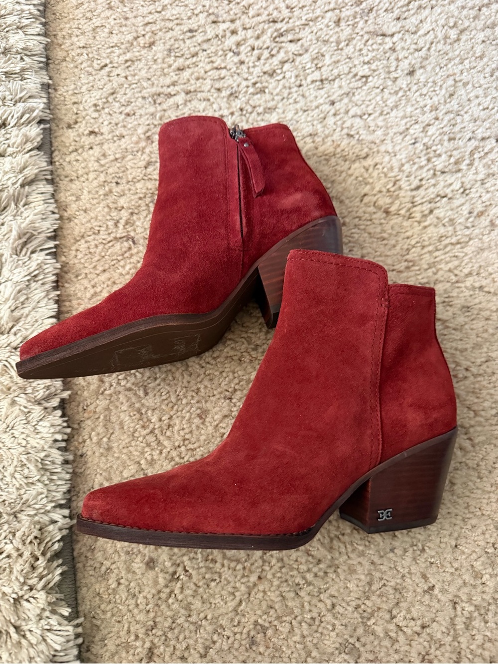 Sam Edelman Women's Red Suede Pointed-Toe Ankle Boots - Picture 7 of 8